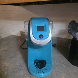Keurig — Teal/ Turquoise, Pod Holder Included