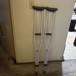 Guardian Medline Crutches 
