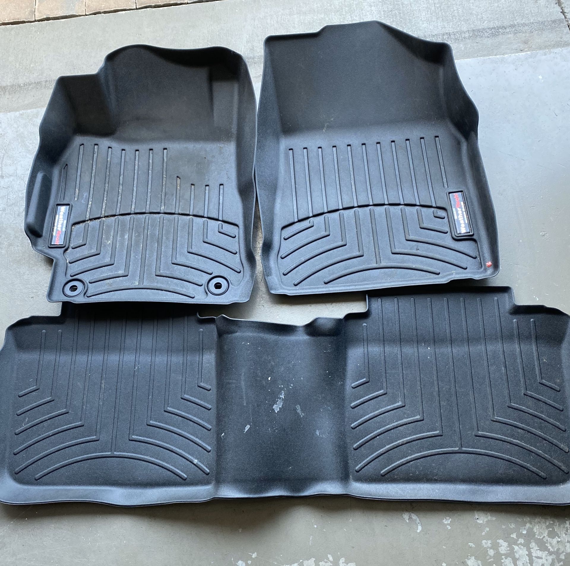 Floor matt weather tech for Camry 2007/ 2017