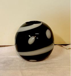 Round glass vase