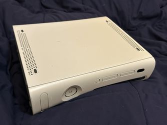 Xbox 360 Fat Bundle – 2 Controllers – Headset – Complete Setup (hard drive does not work)