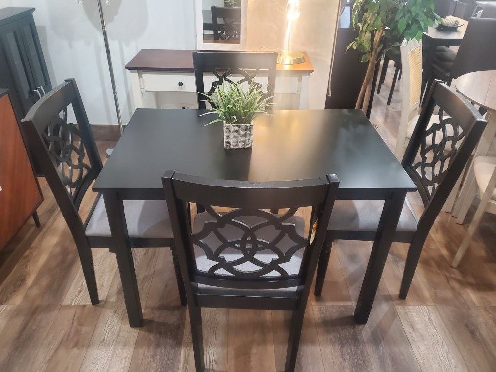 Small Black 5pc Dining Set With 4 Chairs With Fabric (New)