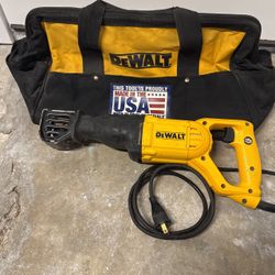 DEWALT Reciprocating Saw With Bag