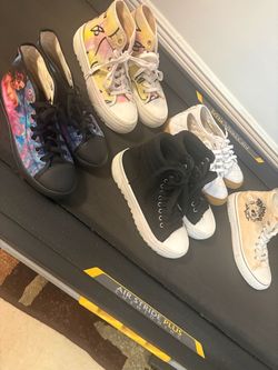 Athletic shoes for women