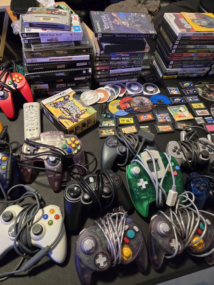 Lot Of Video Games For Sale Bulk Used And New With Controllers.