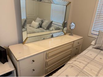 Mid Century Bed Set by "Distinctive Furniture By Stanley"