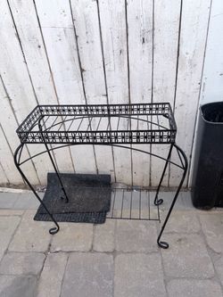 Mesa de metal nueva