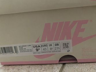 Jordan 1 low Travis Scott Shy Pink sz 9.5