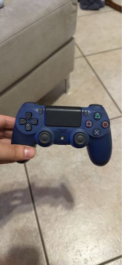 PS4 DualShock 4 Controller - Works Great