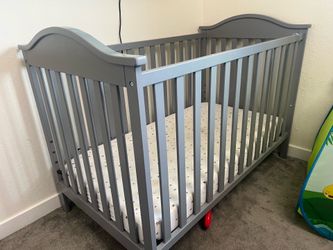 Baby Crib/Bed