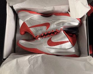 Caitlin Clark x Nike Zoom Kobe 5 Protros “Rookie of the year” size 10.5