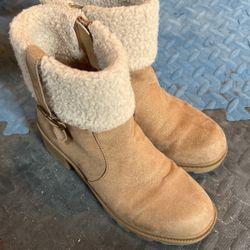 Boots 👢 Size 3 M Big Kids
