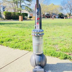 Dyson Big Ball Bagless Upright Vacuum 