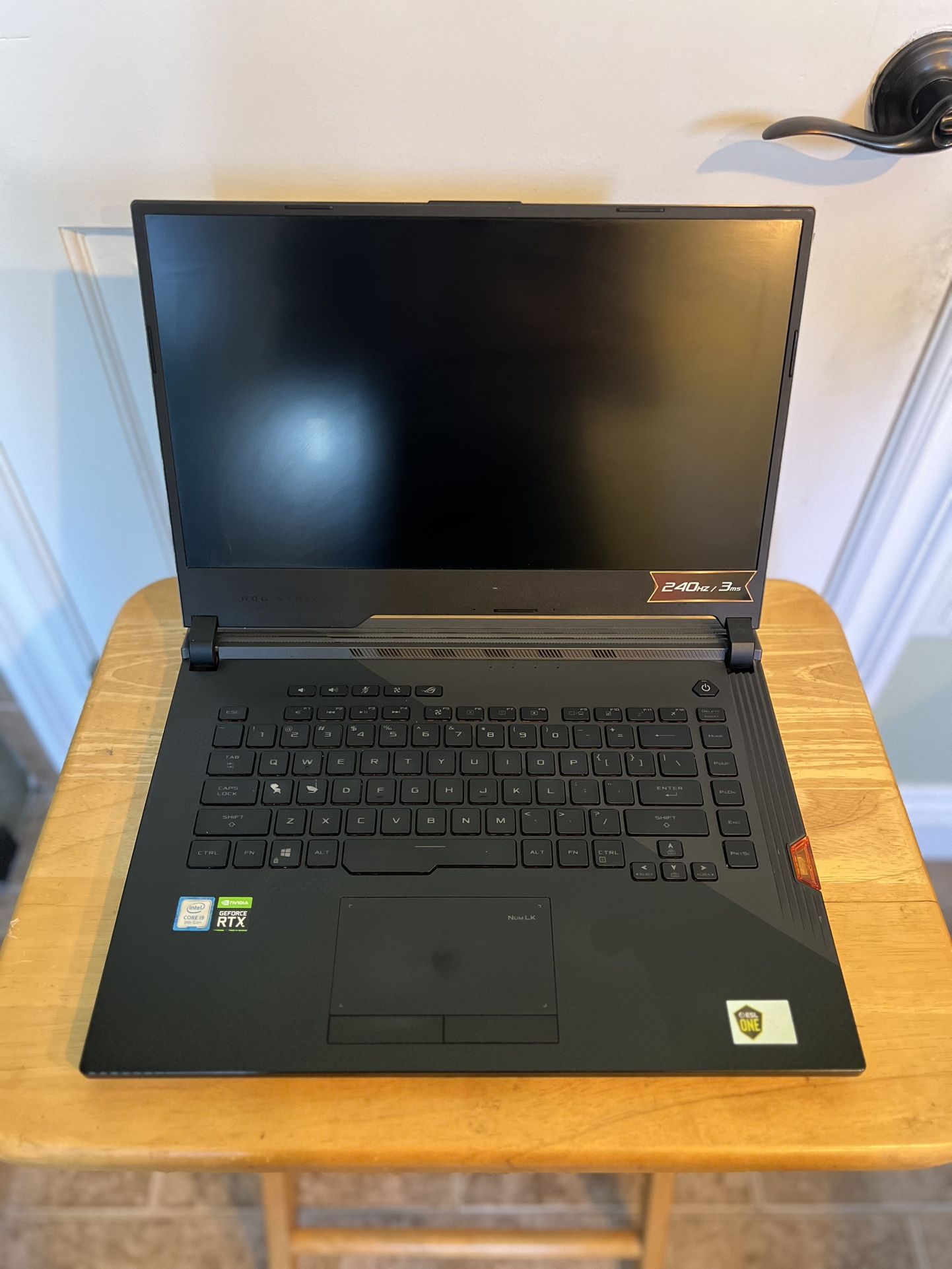 ASUS ROG Strix SCAR III i9-9880H RTX 2070 32GB 15.6” 240Hz – Read Description