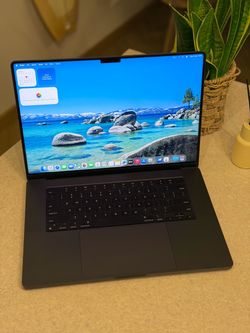 MacBook Pro 16” with M5 Pro chip, 24GB RAM 1TB SSD