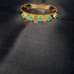 clover bracelet