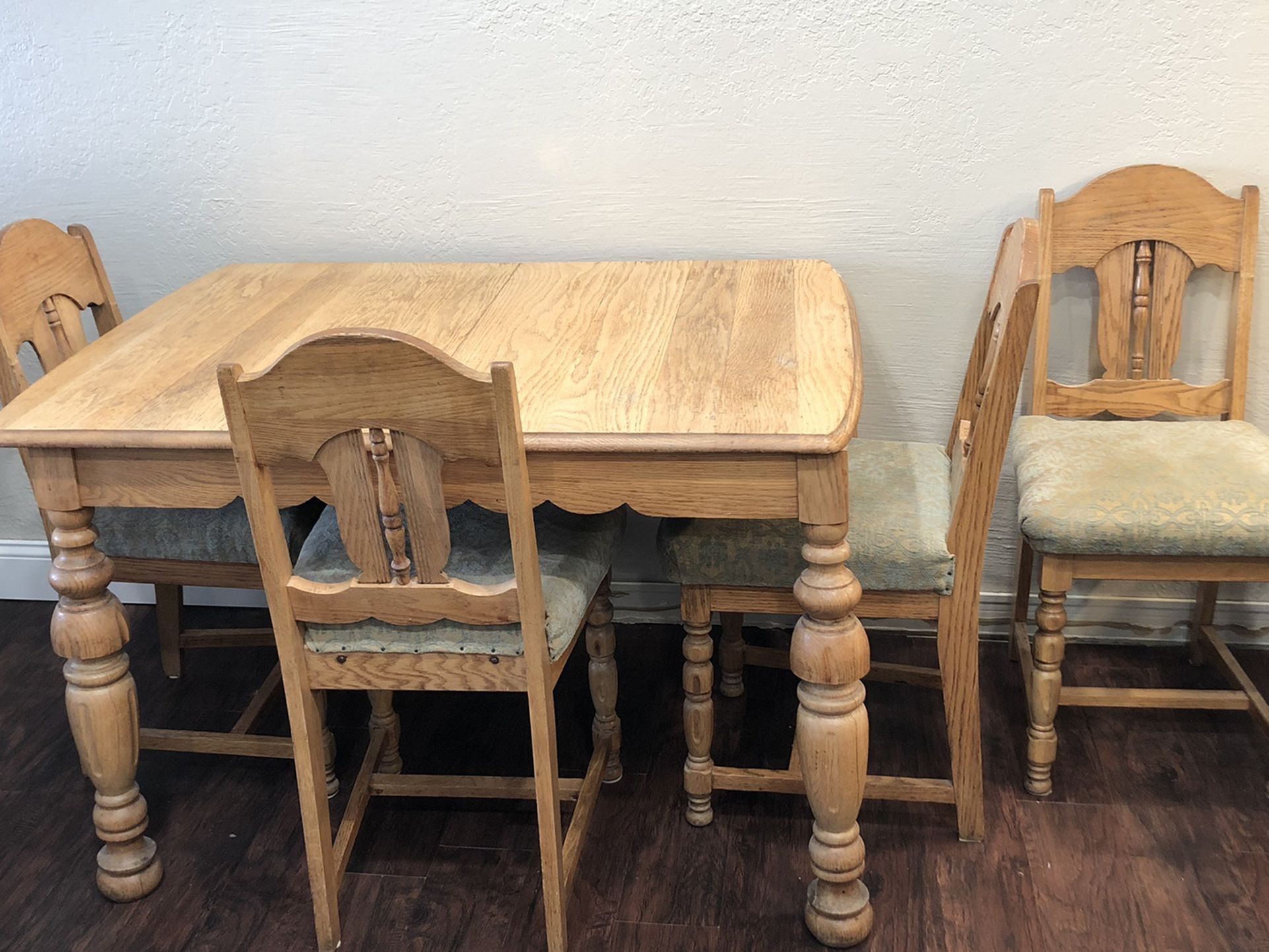 Oak Vintage Antique Kitchen Dining Table With 12 Inch Exspansion Sleeve 4 Chairs