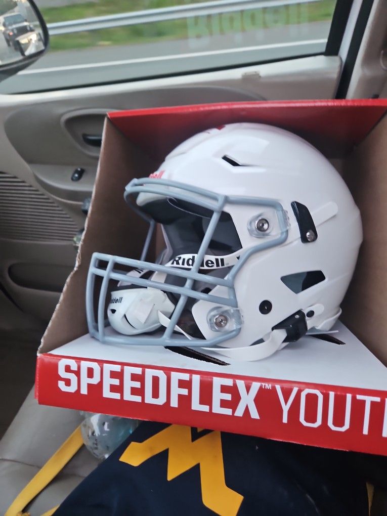 Riddell Youth Helmet 