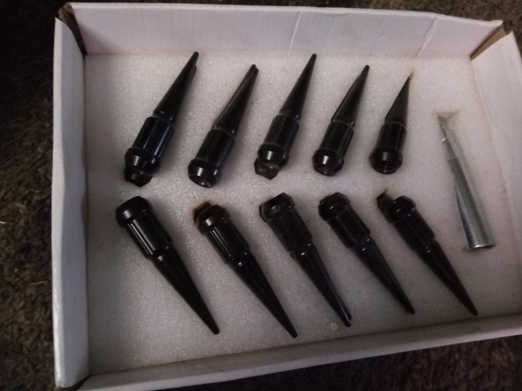 5 Lug  Set For All For Tires  With Key 
