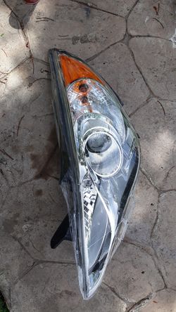 2013 Hyundai sonata drivers headlight