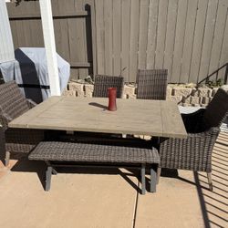 Outdoors Table - Seats 6