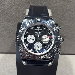Breitling Chronomat Watch 