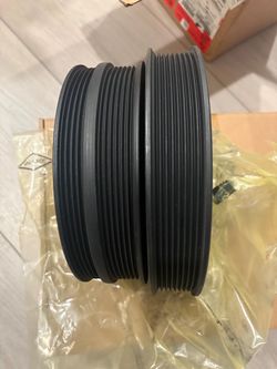 LT4 Harmonic balancer and pulley