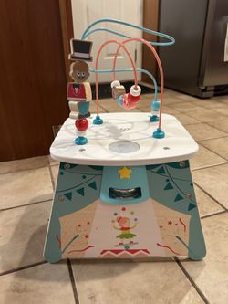 Hape Light-Up Circus Activity Cube | Bright Activity Center Development Play Set Toy for Toddlers