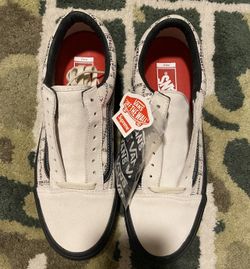 Size 11 Supreme Vans Old Skool
