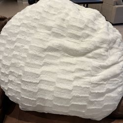 Brand New Kirkland dog bed