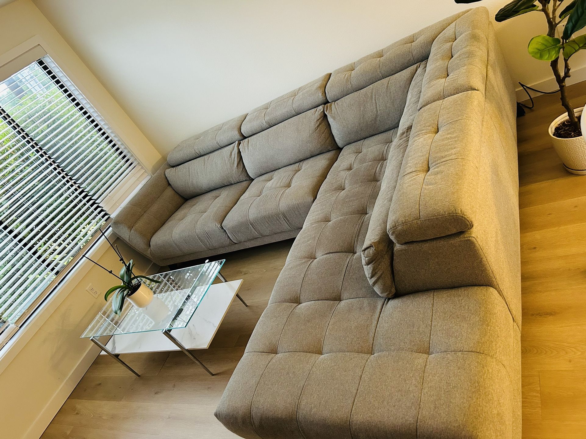 sofa with reclining headboards, storage space, no pets, no scratches, no smoking. Table included