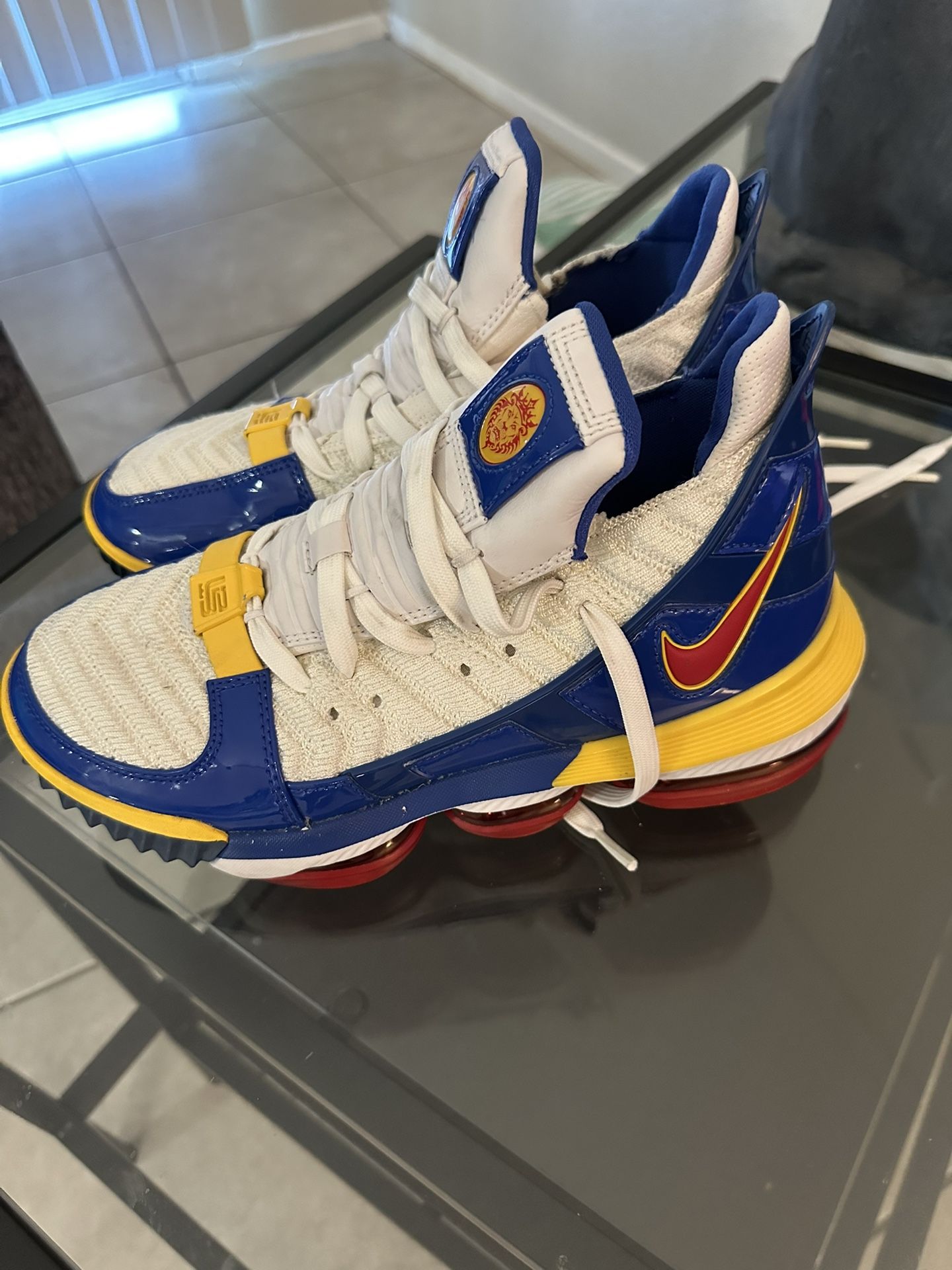 LeBron 16 Superman