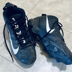 Nike Baseball Cleats- Boys 9