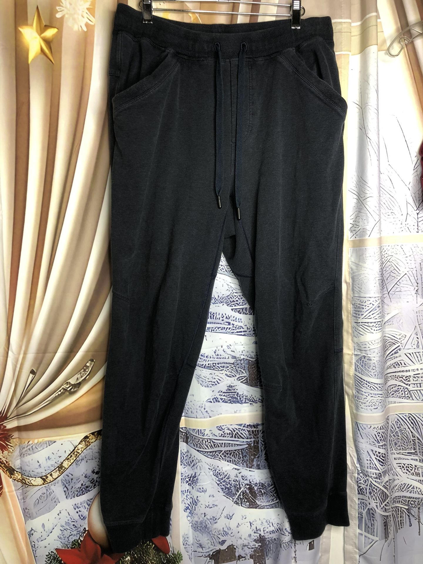 Lululemon Men’s Jogger Pants Size Large