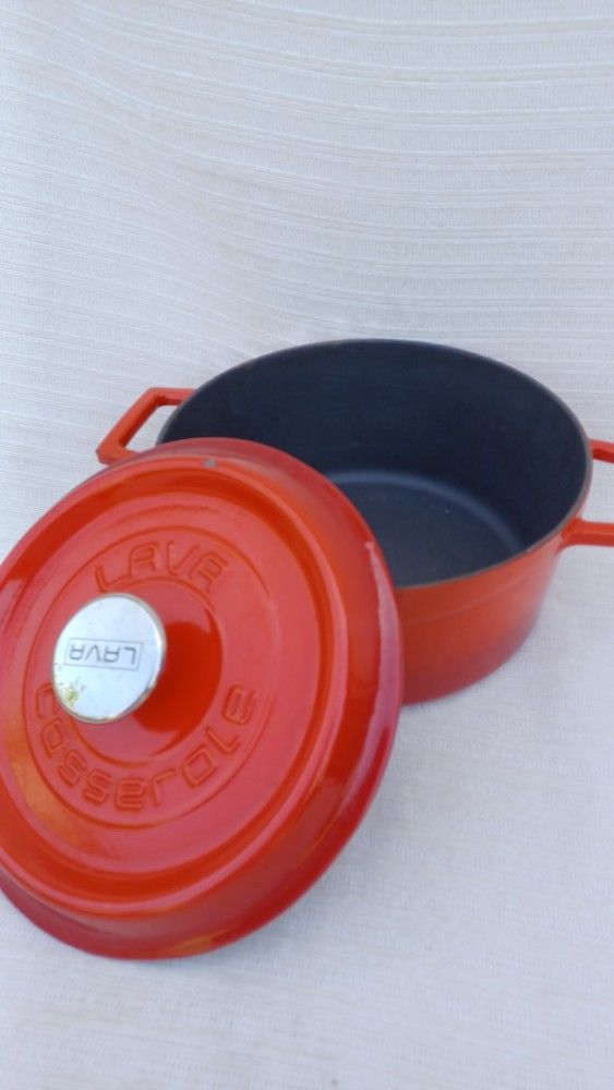 Lava Cast Iron Dutch Oven