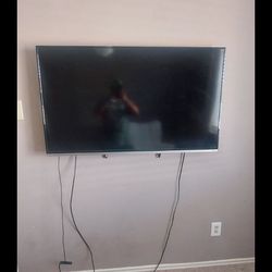 TV 50” With Separate Roku Accessory And Wall mount 