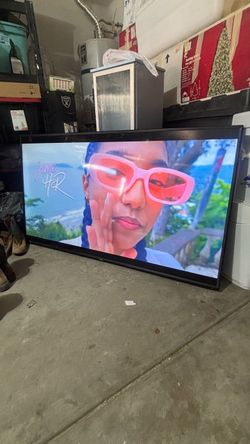 Vizio smart tv 70”