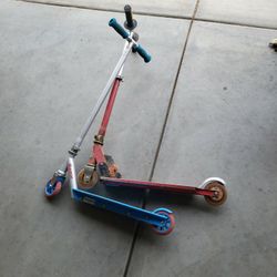 2 Scooters Razor And Jack Knife