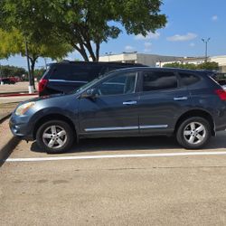 Nissan Rogue 2013    4 cylinder