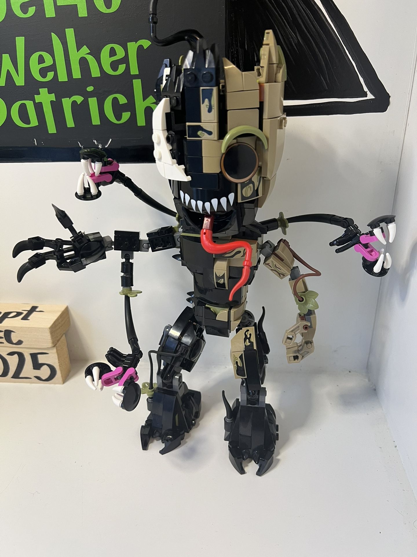 76249 LEGO Venomized Groot