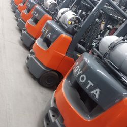 FORKLIFT TOYOTA SERIE 8..$14.000