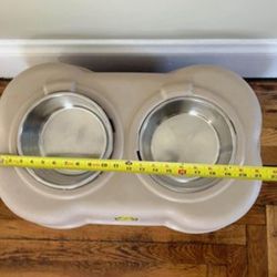dog foods/water srorage feeder