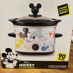 Mickey Mouse 2 Quart Slow Cooker