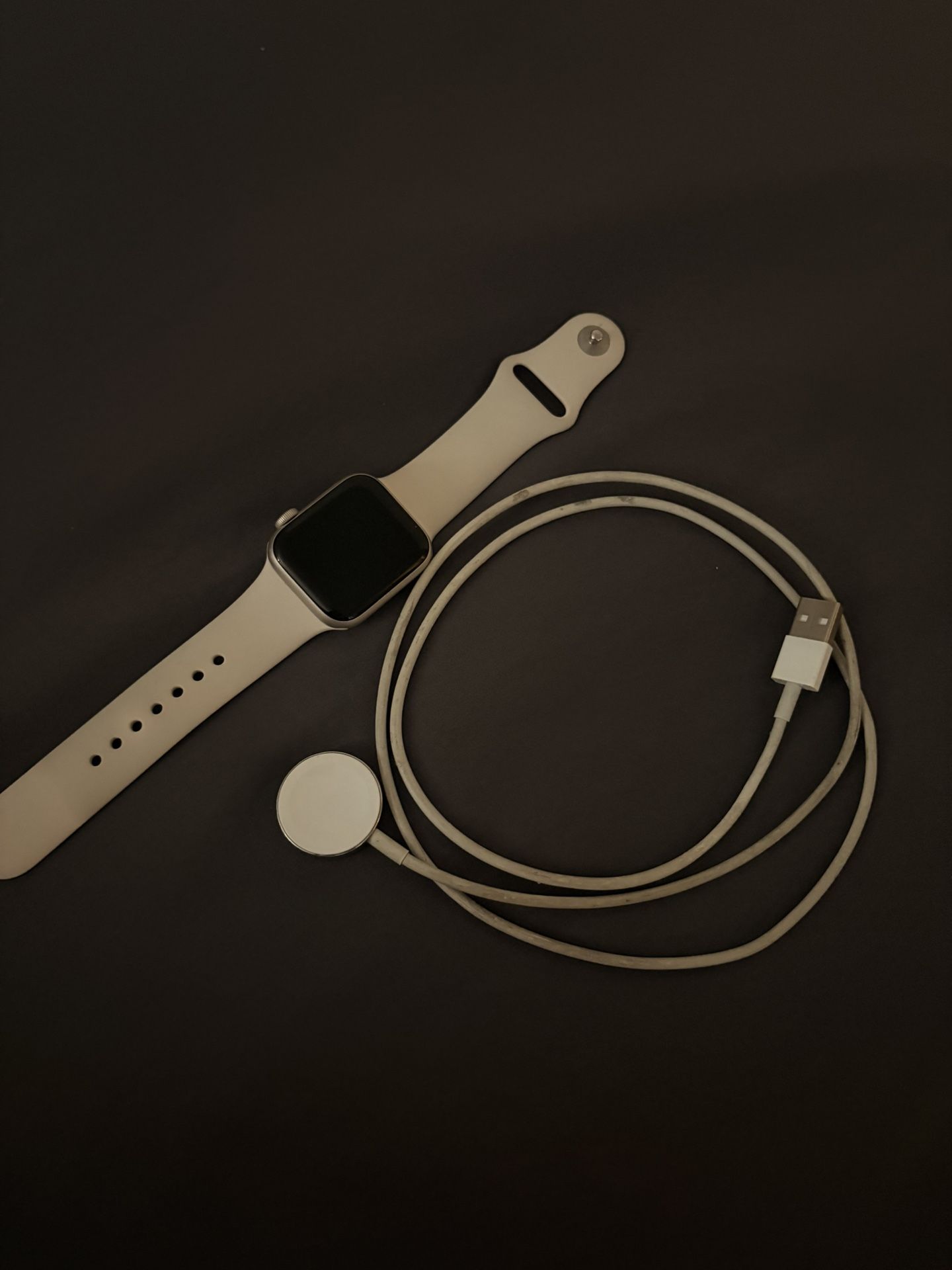 Apple Watch SE (2nd Gen) [GPS 40mm]