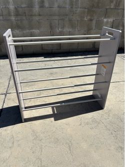 Shoes rack like new 34 x 11 x 31“