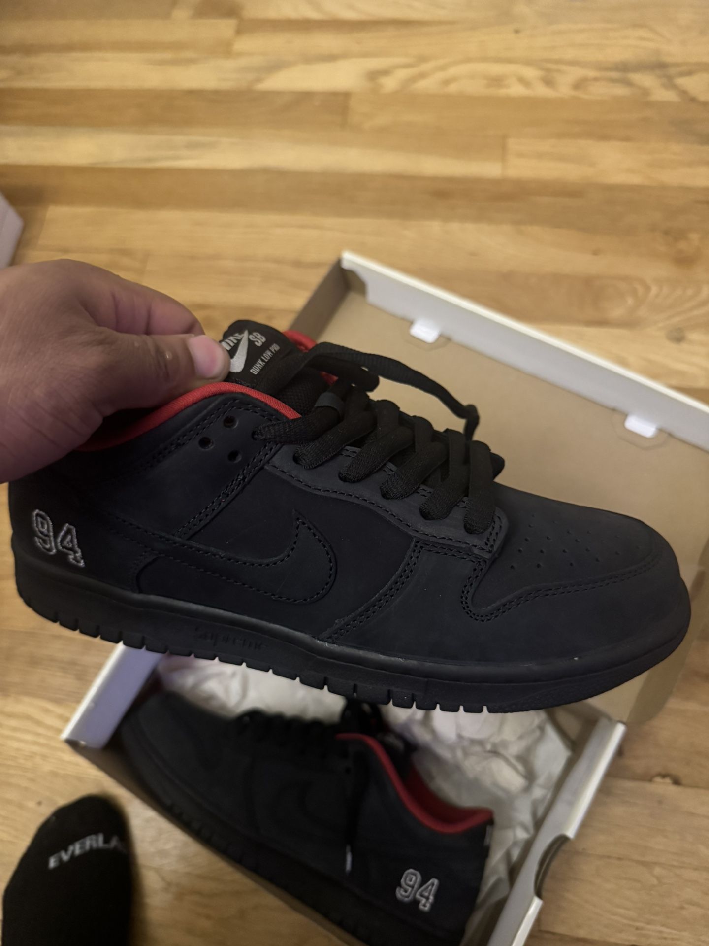 Supreme Dunk Low Size 9
