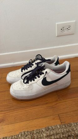 Nike Air Force’s 9.5