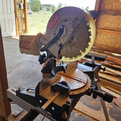 Table Saw With Stand