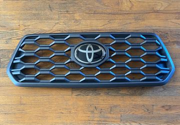 Toyota Tacoma 2023 Grill