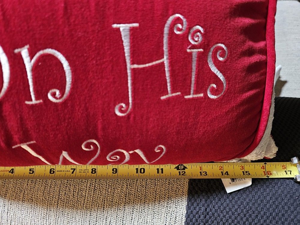 Holiday Pillow - Santa's On His Way